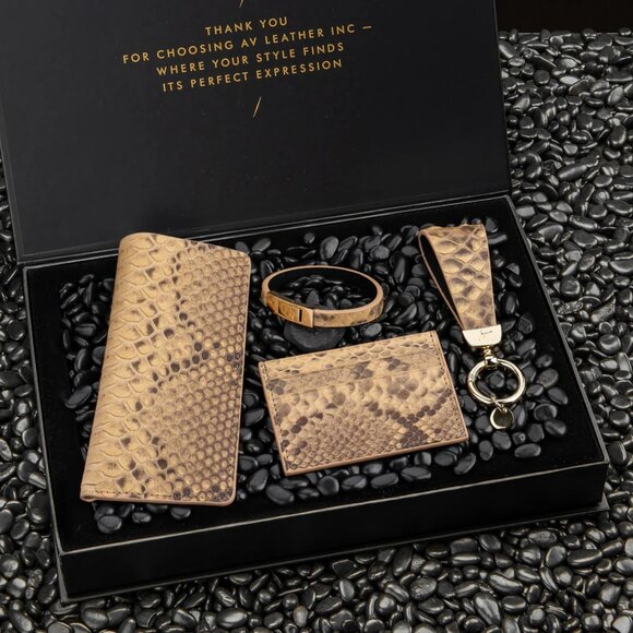 Luxury Python Leather Gift Set – Handmade & Elegant - Mars Surface Style - Picture 5 of 5